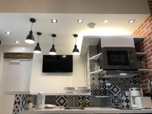 Appartement Aix, Neuf Tout Equipe ปารีส ภายนอก รูปภาพ